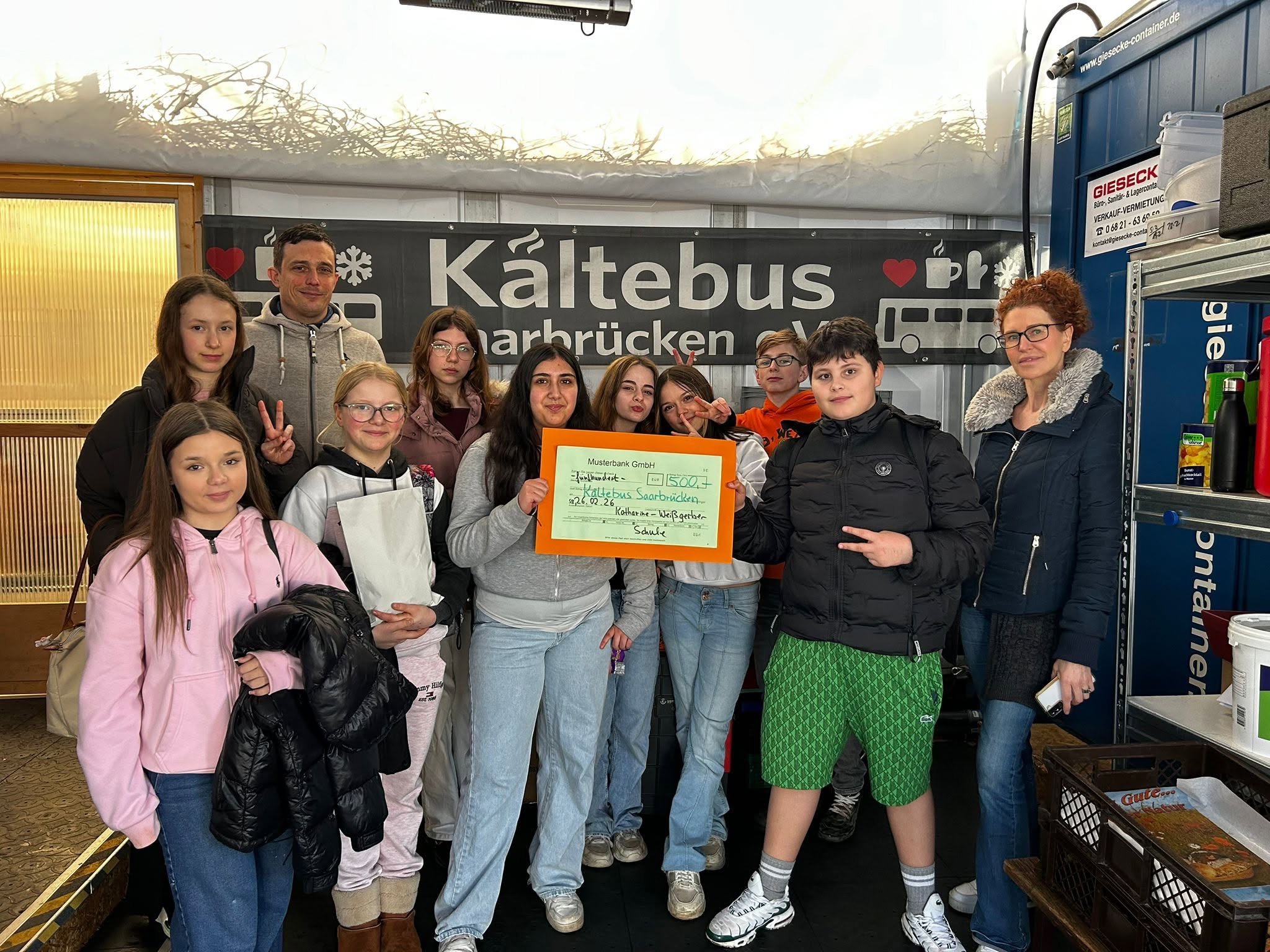Spendenübergabe Katharina-Weißgerber-Schule an den Kältebus Saarbrücken
